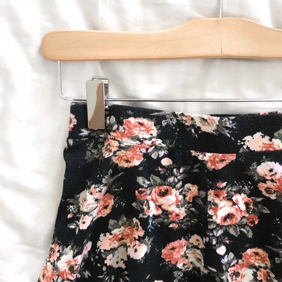 FLORAL HIGH WAISTED SKATER SKIRT - Picture 3 of 6